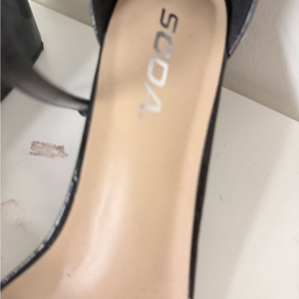 Soda Black Patent Block Heel Sandals – Size 8 Strappy Open Toe Dress Shoes - Picture 6 of 10